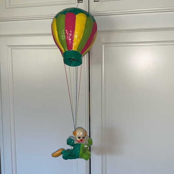 Vintage paper mache hanging air balloon and clown mobile - Picture 11 of 15